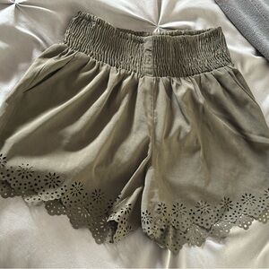 Smocked Waist Olive Green Laser-Cut Hem Women’s Shorts